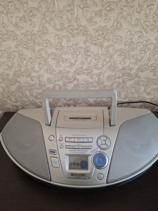 Продам музыкальный радио