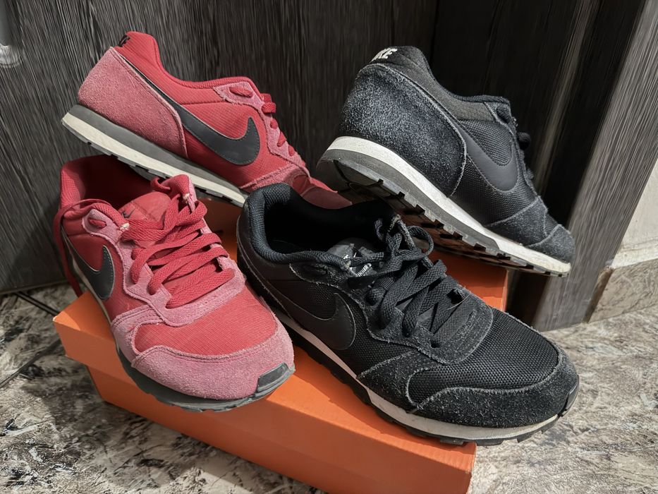 Маратонки Nike.