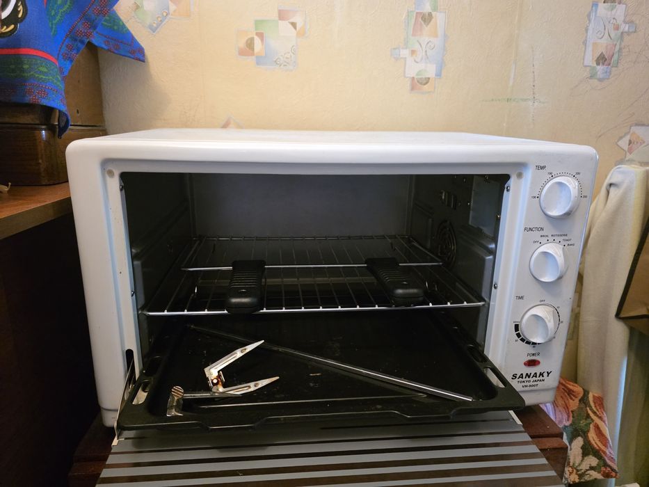 Продам мини печь в хорошем состоянии.