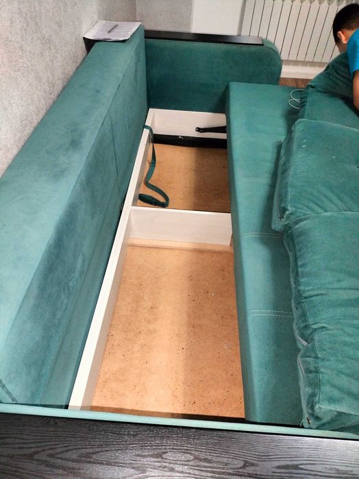 Диван выдвижной с отсеками