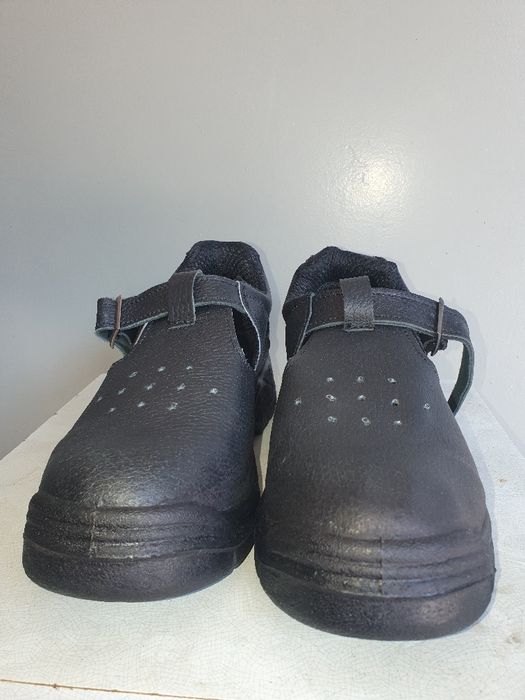 Рабочие сандалии