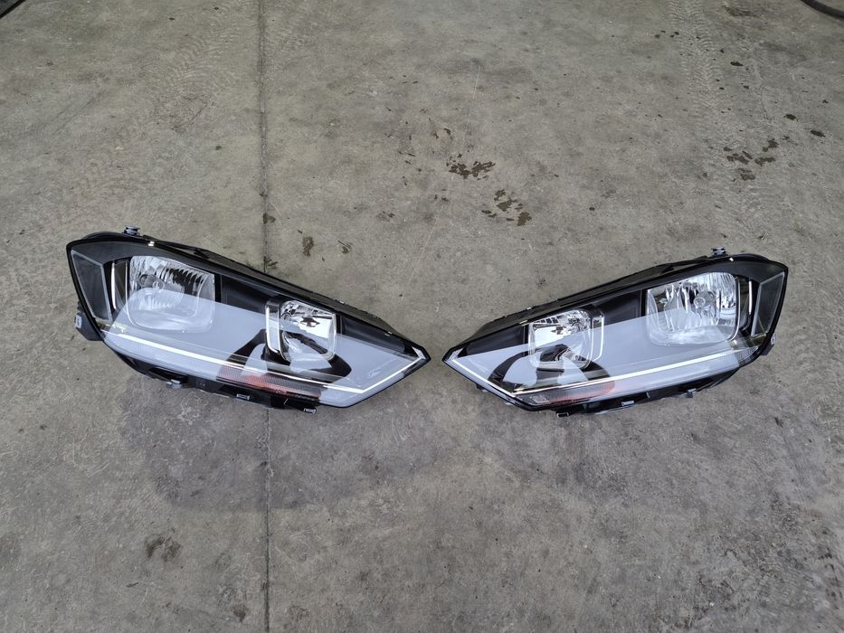 Far dreapta vw golf 7 sportsvan Far stanga vw golf 7 sportsvan an 2018