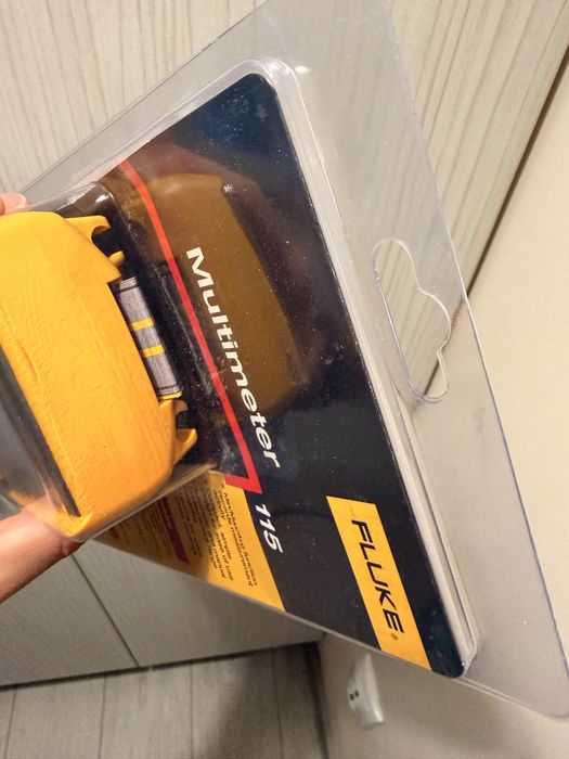 Vând Fluke 115 True RMS – NOU