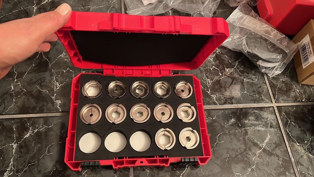 Bacuri Presa hidraulica pentru cabluri Milwaukee