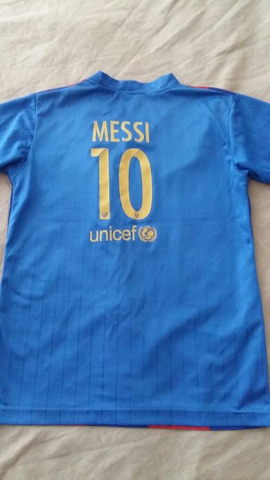 Детски  футболен екип и къси гащи