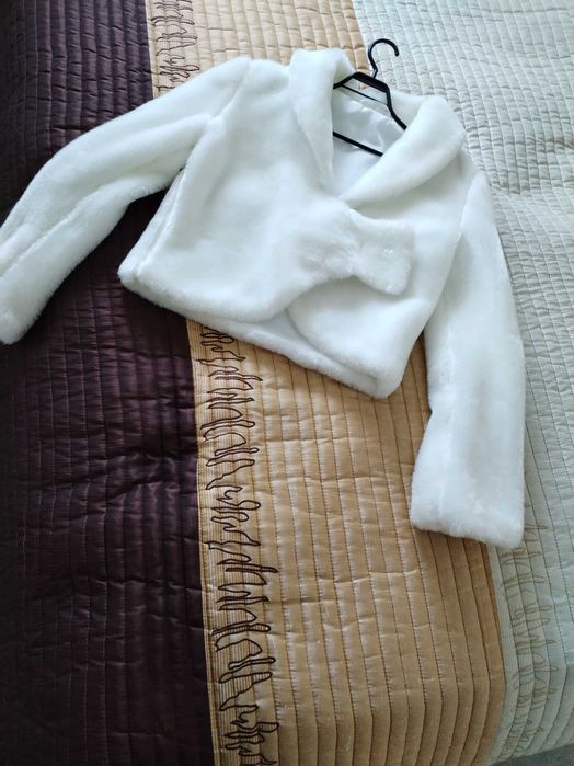 Blanita artificiala alba de Mireasă, imitatie blana iepure