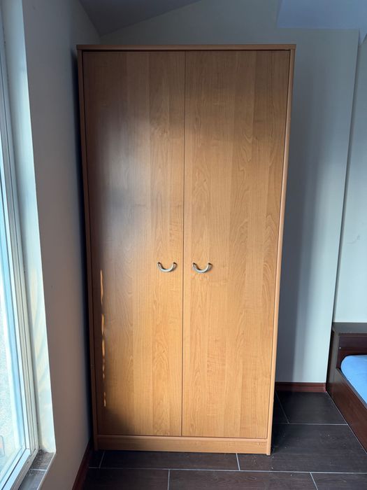 Двукрилен гардероб светло кафяв