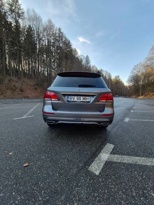 Vând Mercedes GLE 250
