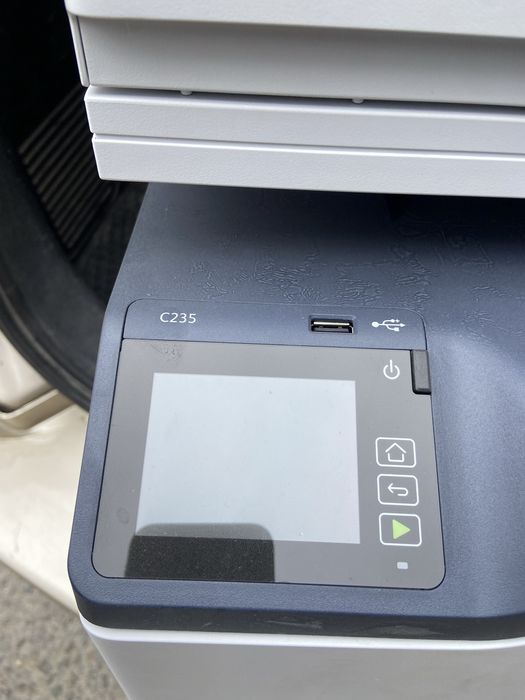 Продается МФУ Xerox C235