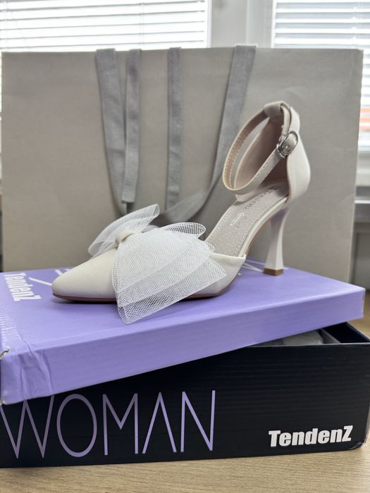 Обувки с ток Tendenz