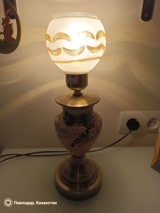 Настольный   светильник лампа