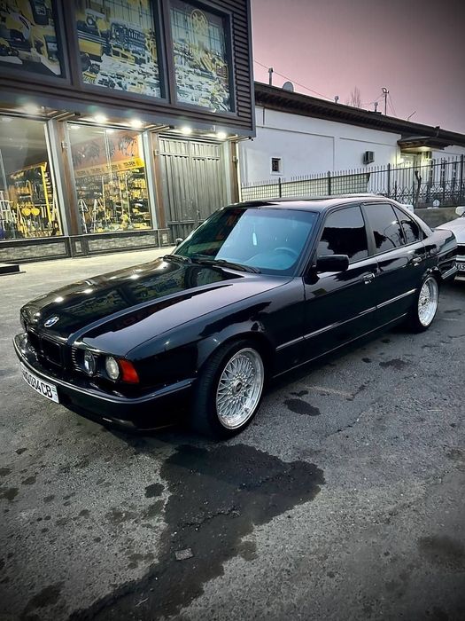BMW E34 1992 yil M54 b30