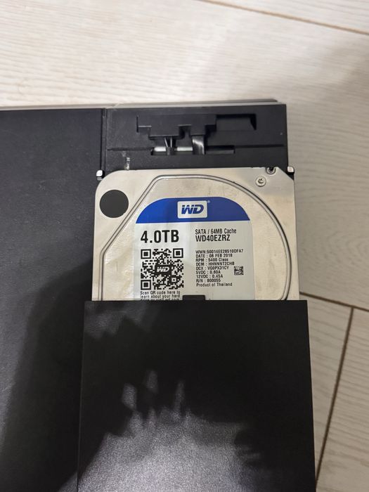 PlayStation 4 4TB + 37 игр + 2 геймпада
