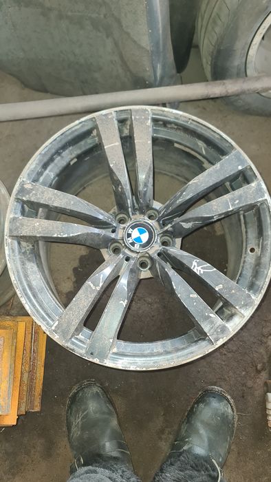 Продам диски на бмв оригинал 20-е