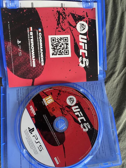 Vand un joc ufc 5 de ps5
