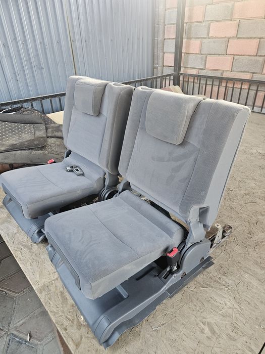Третий ряд сиденья на Прадо