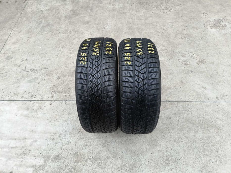 Doua anvelope iarna 225 40 19 pirelli sottozero 3 cu 7,5 mm dot 2321