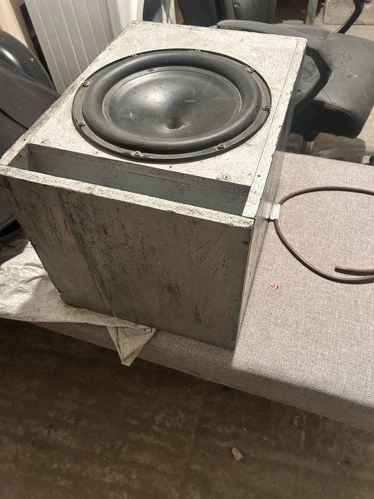 Продам сабвуфер