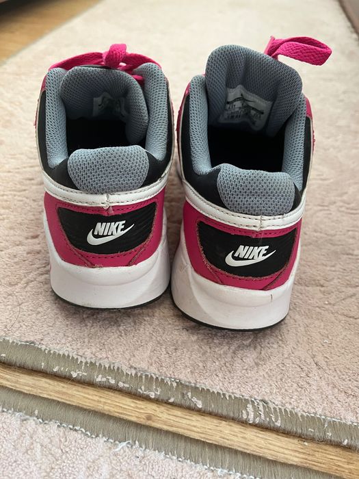 Маратонки Nike за момиче