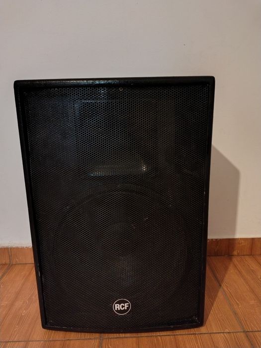 Vând RCF 15 inch 2 boxe originale pasive.