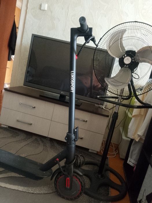 Продам электросамокат