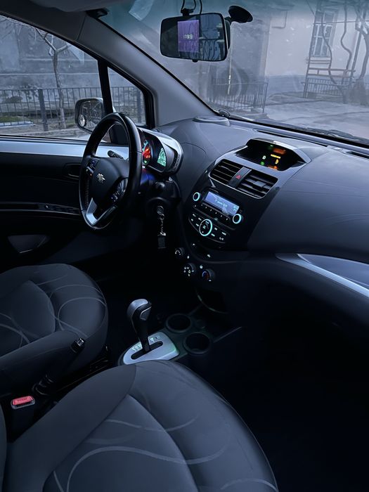 Spark avtomat 4 pozitsa sotiladi toza