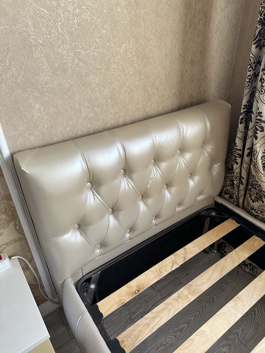 Односпальная кровать