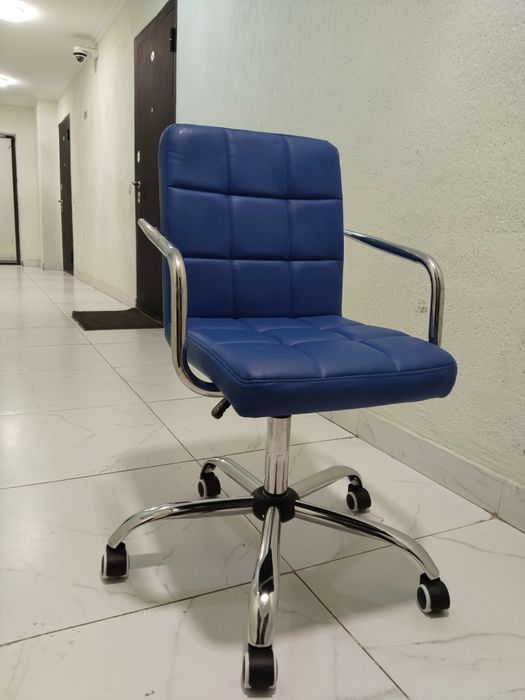 Офисное кресло новое