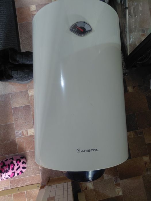 Бойлер Ariston80