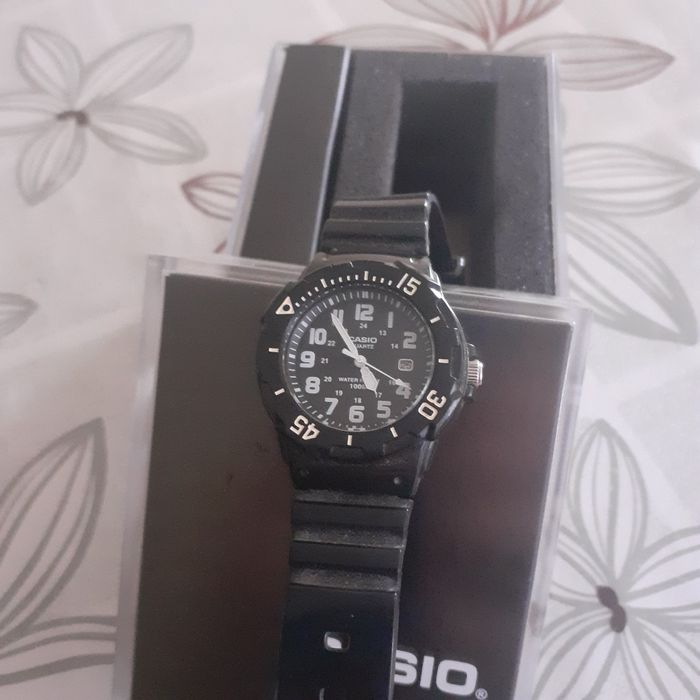 Часовник CASIO -черен