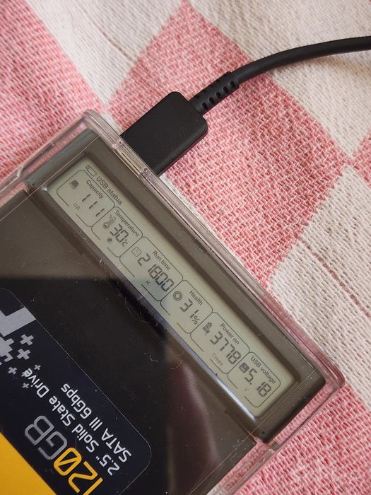 HDDva SSD uchun USB 3.0 korpus, raqamli displeyli.