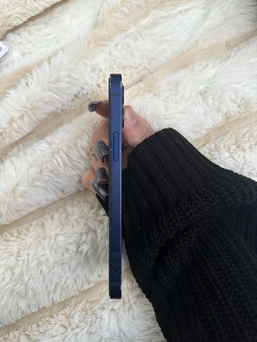 Продаю 12 айфончик