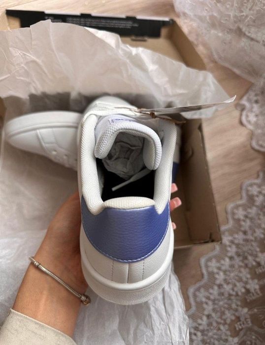 Кроссовки Adidas