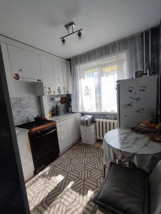 Продам двушку ДК Строитель с ремонтом