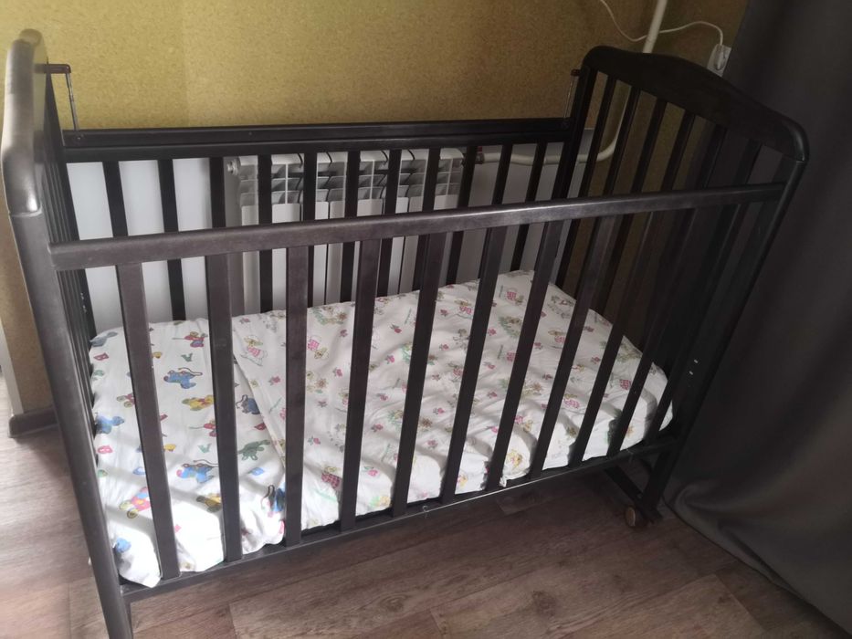 Детская кроватка