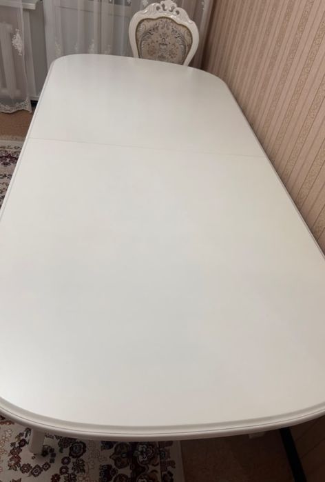 Стол белый раздвижной с 10 стульями
