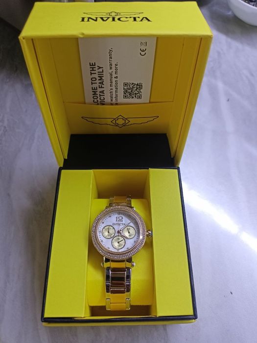 Женские часы Invicta