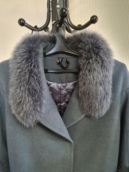 Продам демисезонное пальто