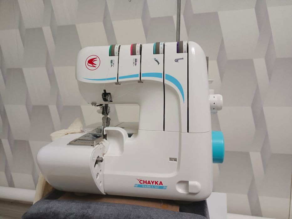 Швейный оверлок,Чайка