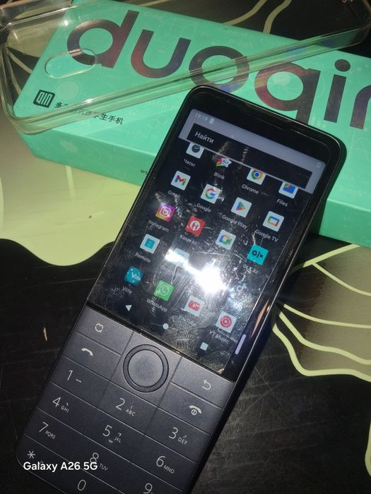 Продам телефон QIN F 22