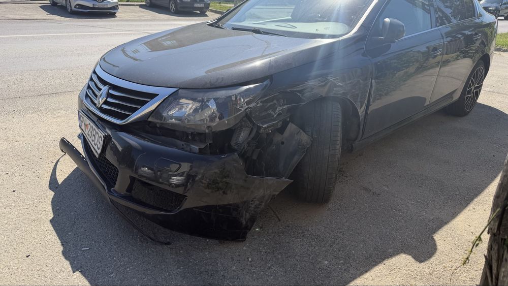 RENAULT LATITUDE AVARIAT