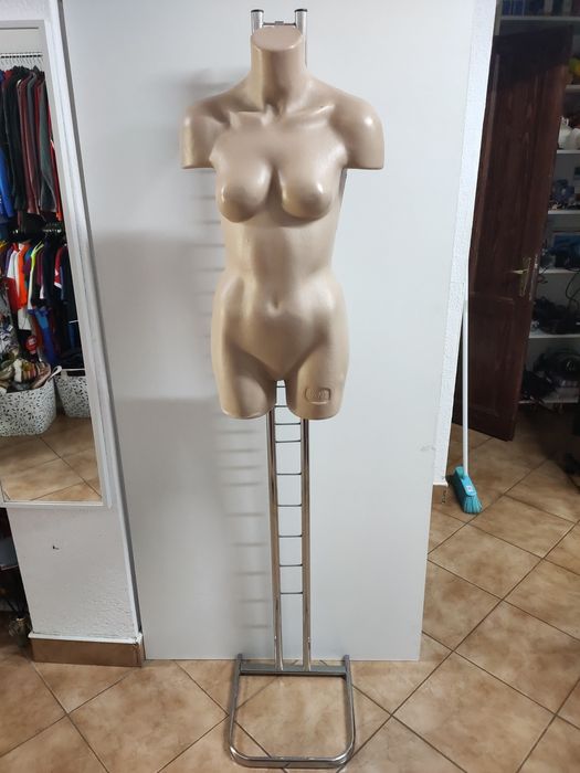 Suport manechin scarita