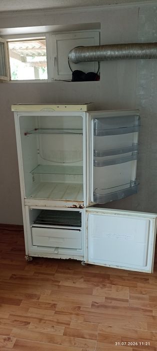 Холодильник двухкамерный