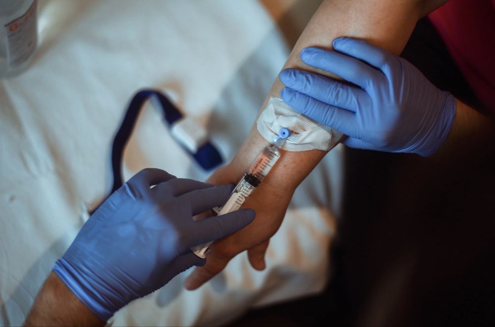 PFA Asistent medical cu experiență administrez Perfuzii, injecții, pansamente, montări sonde etc. la DOMICILIU