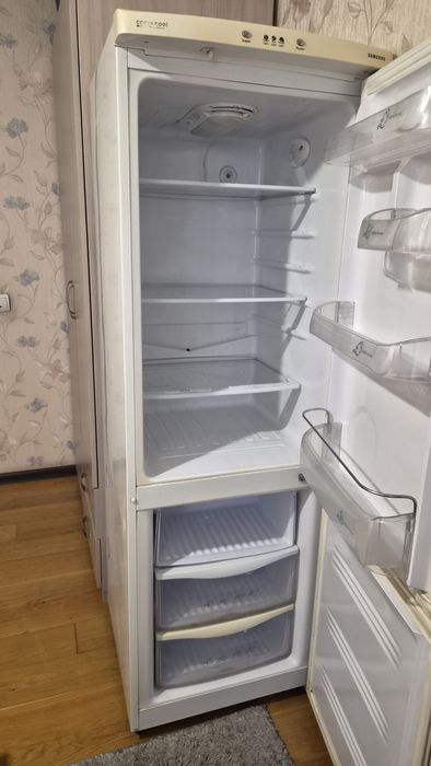 Продам холодильник