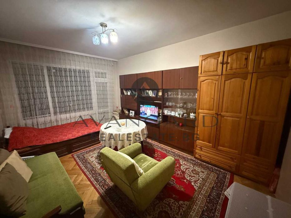 оф.24581 Двустаен обзаведен/ Смирненски