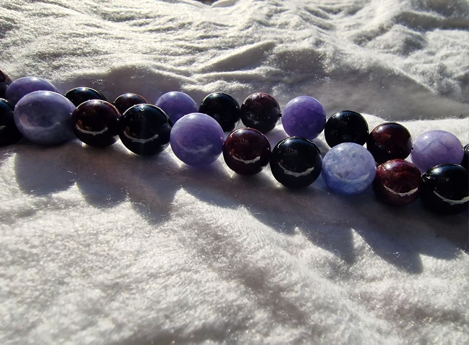 Масивна огърлица от Черен Турмалин,Червен Гранат и Танзанит