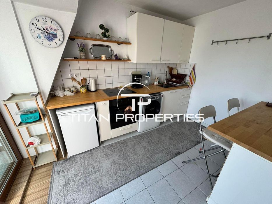Продава се Двустаен апартамент в Бургас, Център - 61 кв.м за 2689 €/кв.м - Снимка #2