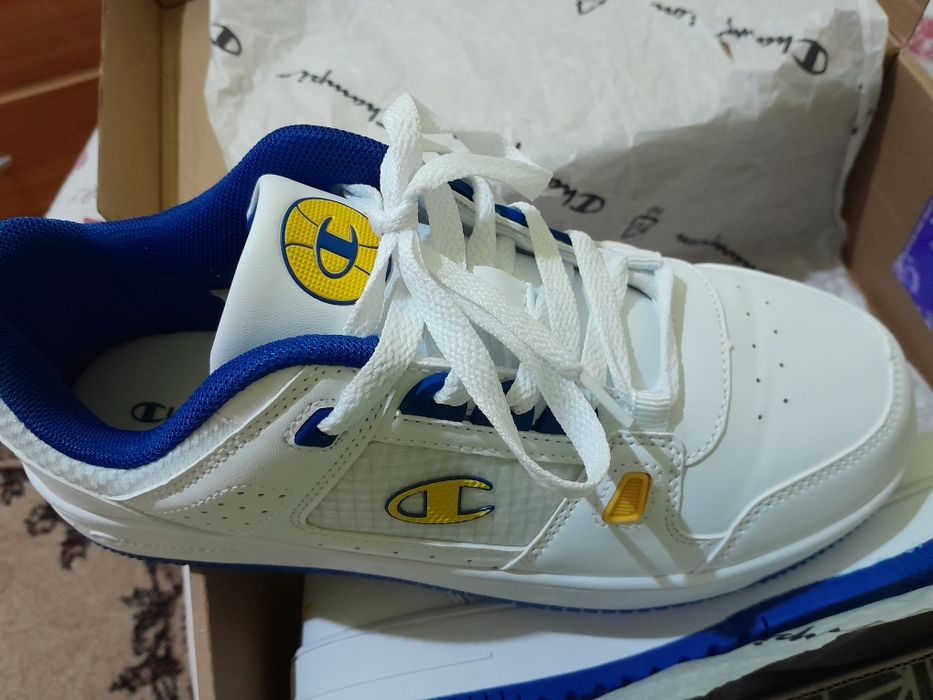 Vând Adidasi Champion Noi Nr 39