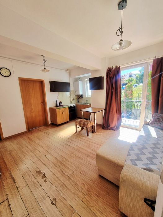 Vanzare ap 3 cam ,Manastur 48 mp  2 balc 9 m  , et 1/4bloc nou 134900 eur,